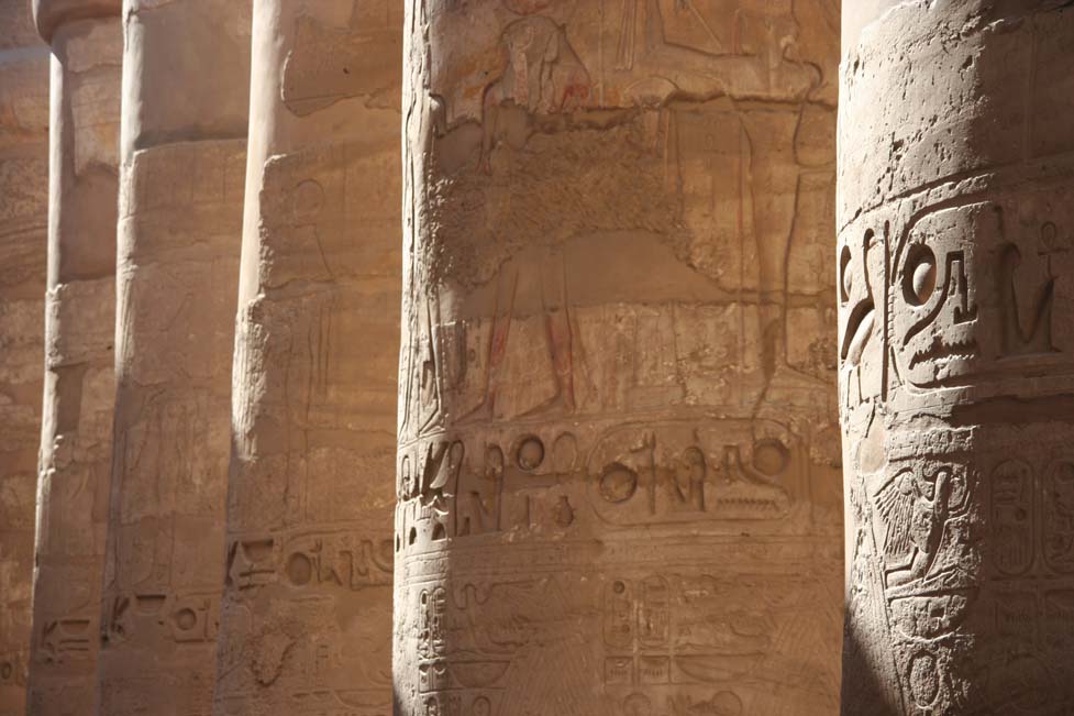Egypt: desert, Nile river and impressive temples of Luxor