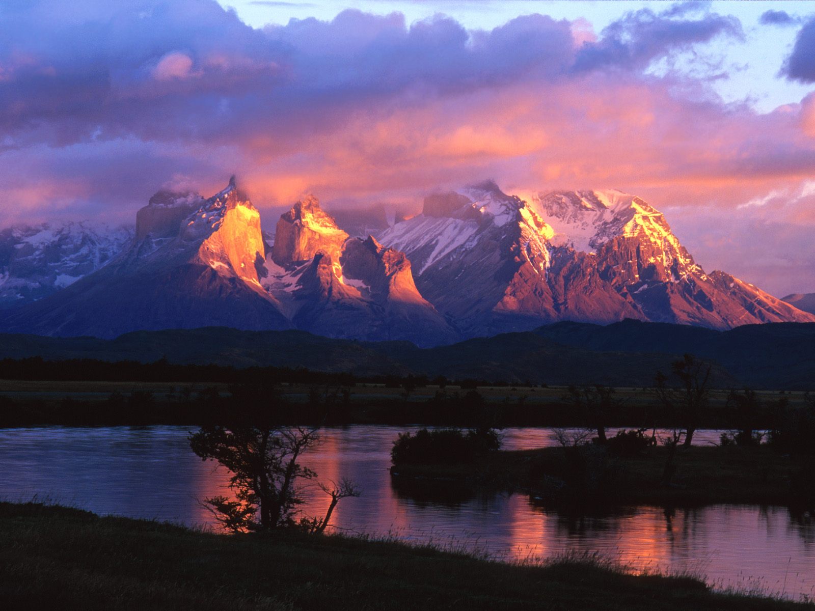 Torres del Paine trekking, Chile