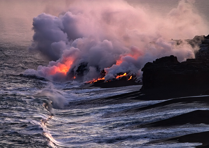 Hawaii Volcanoes NP trekking, Big Island, Hawaii, U.S.